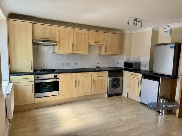 Flat The Green in Theale