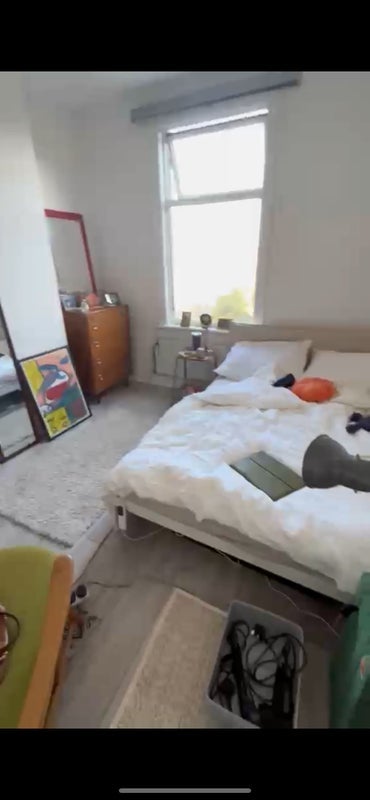 Room Clifden Road in Greater London