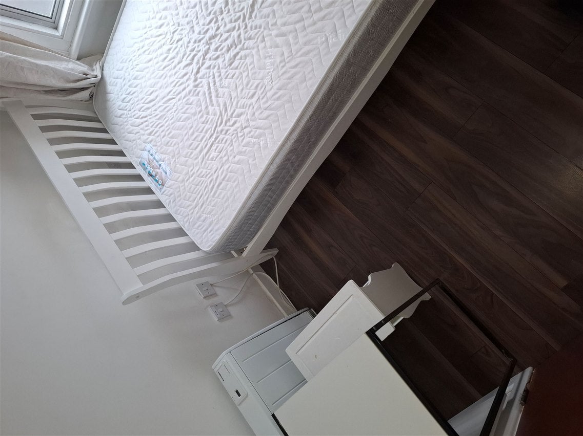 Flat Algernon Road in Greater London