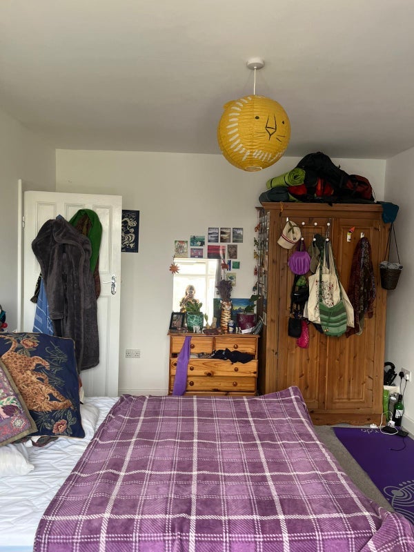 Room Canonbie Road in Greater London