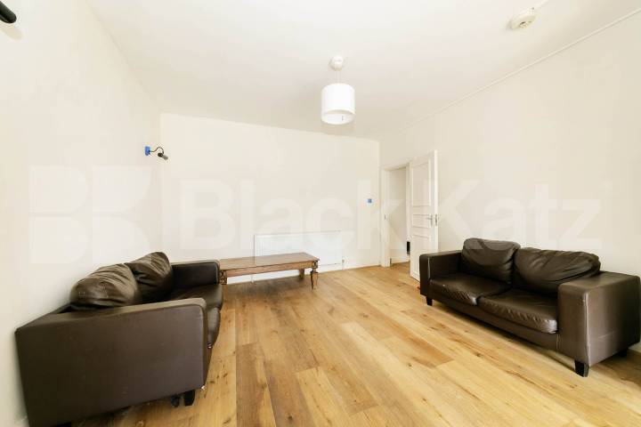 Flat Iverson Road in Greater London