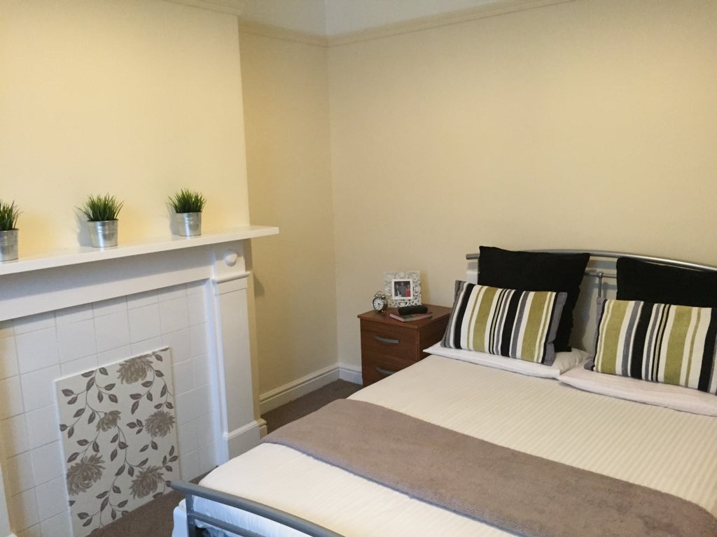 Room Dunlop Avenue in Nottingham