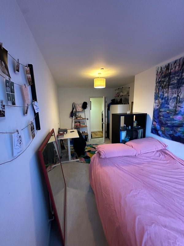 Room High Street in Greater London