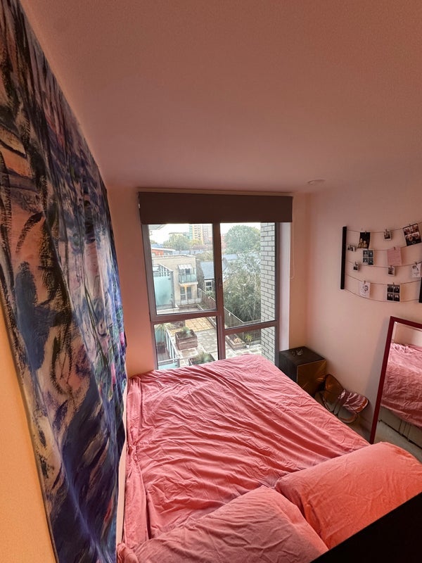 Room High Street in Greater London