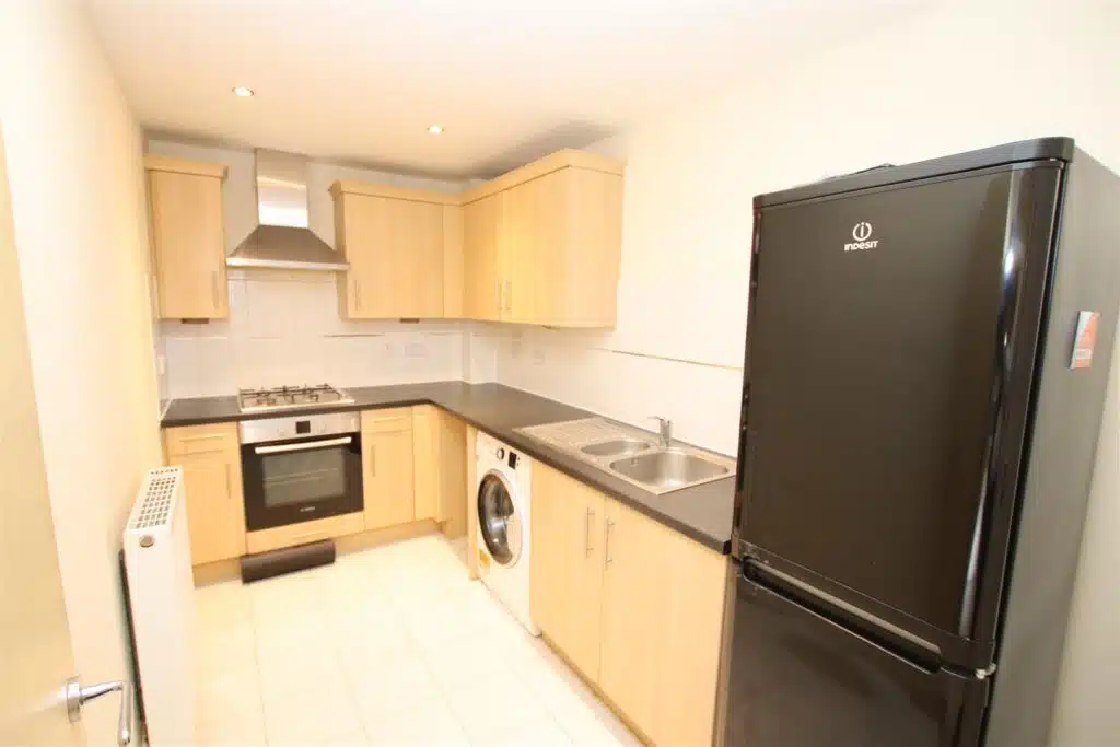 Flat Robinson Way in Dartford
