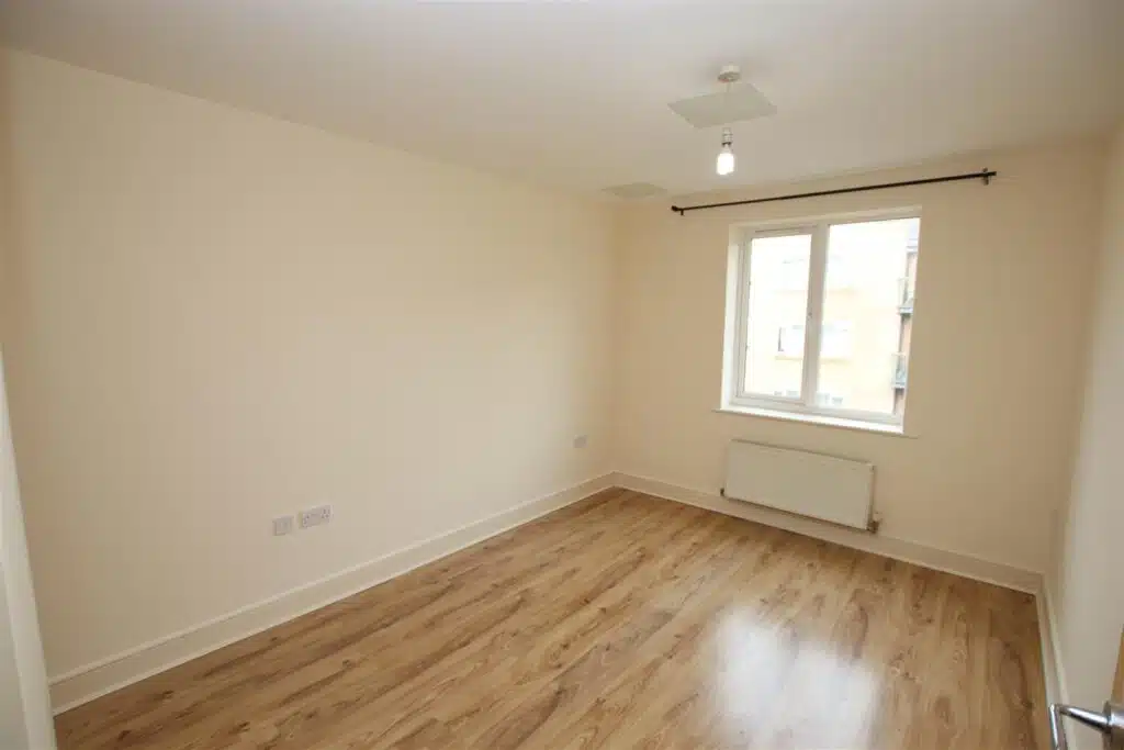 Flat Robinson Way in Dartford