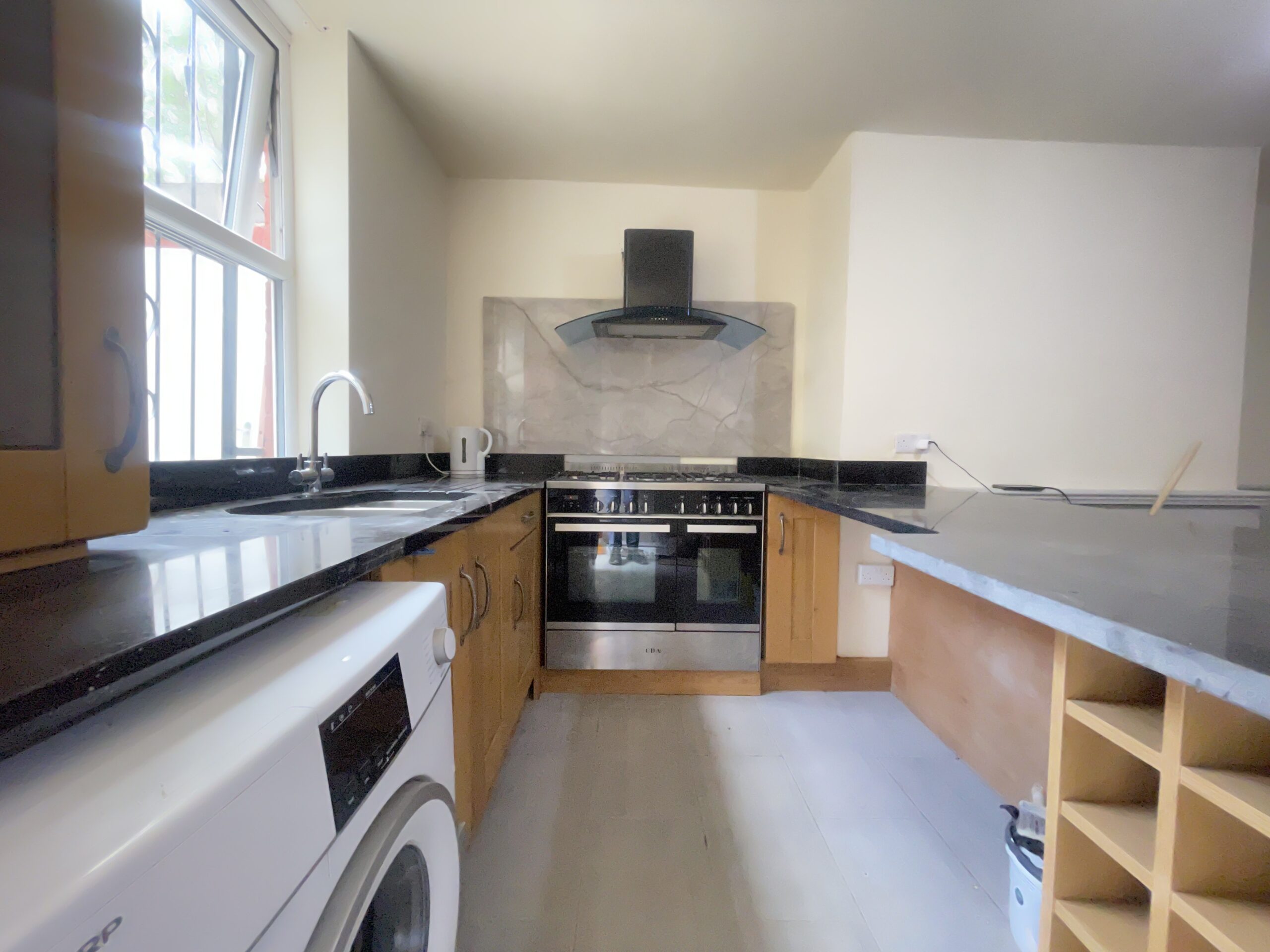 Flat Harehills Avenue in Leeds