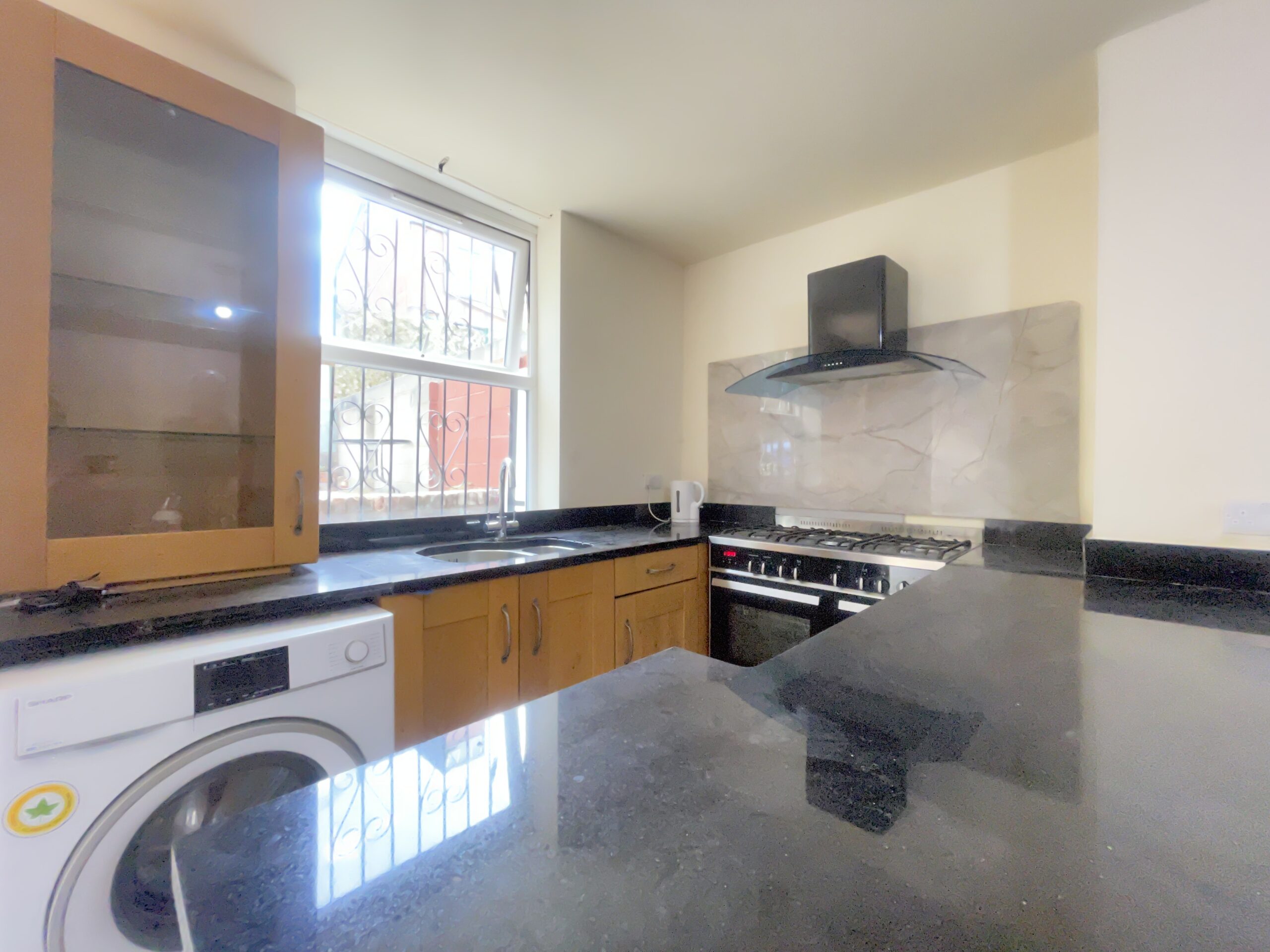 Flat Harehills Avenue in Leeds