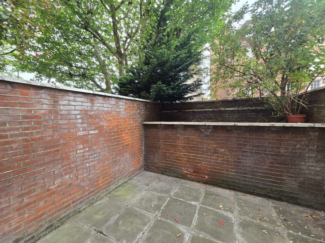 Flat Finchley Road in Greater London