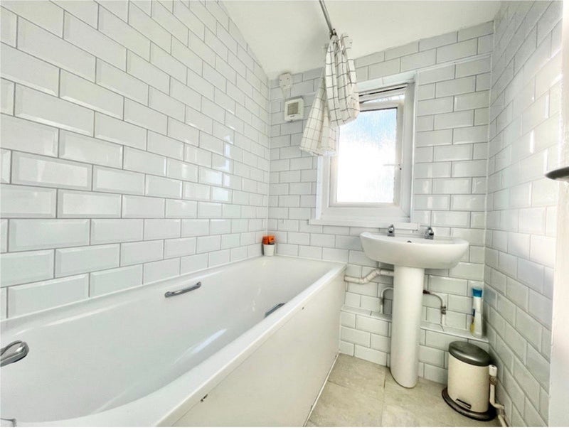 Room Thistlewood Close in Greater London