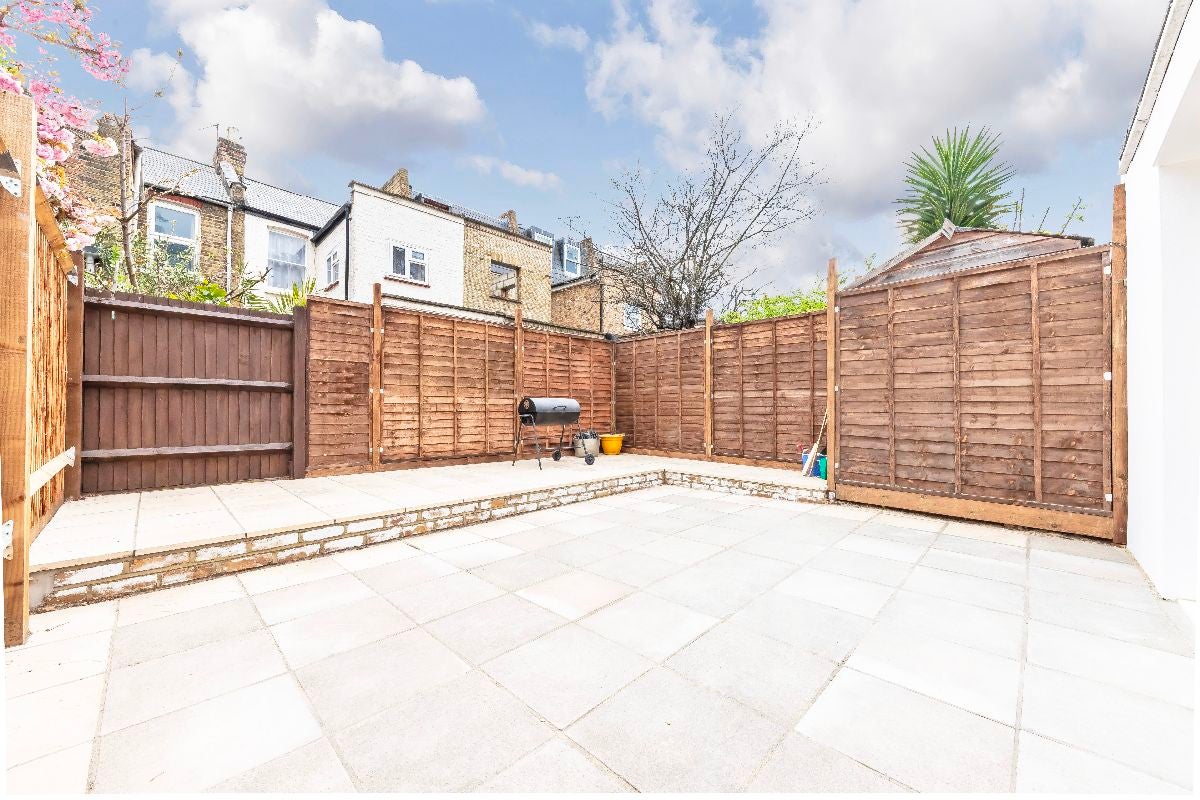 Flat Delaford Street in Greater London