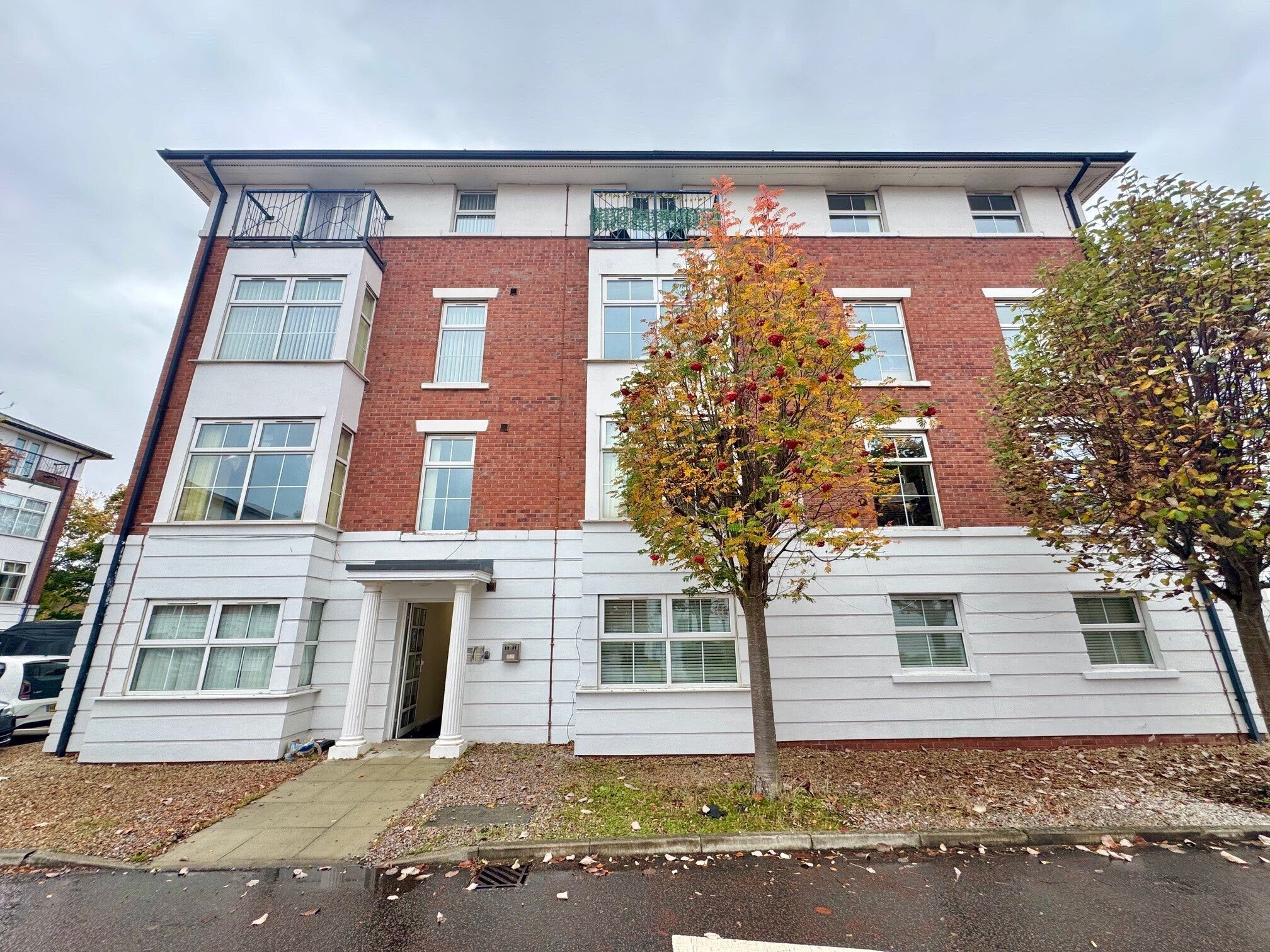 Flat Chancellor Court in Liverpool