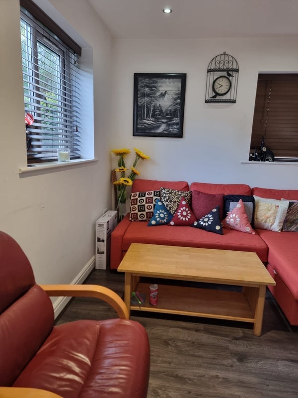 Room Conway Avenue in Prestwich