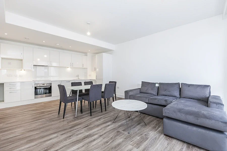 Flat Silvertown Way in Greater London
