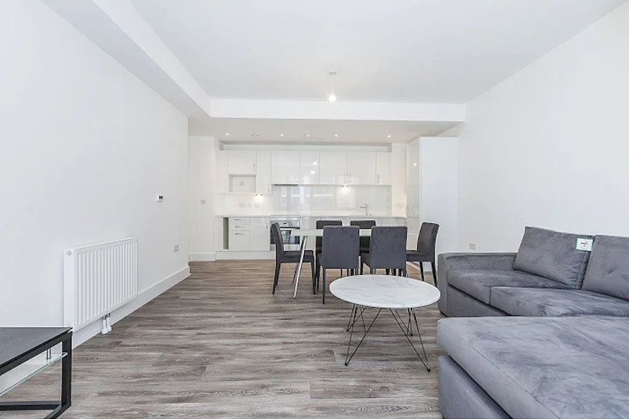 Flat Silvertown Way in Greater London