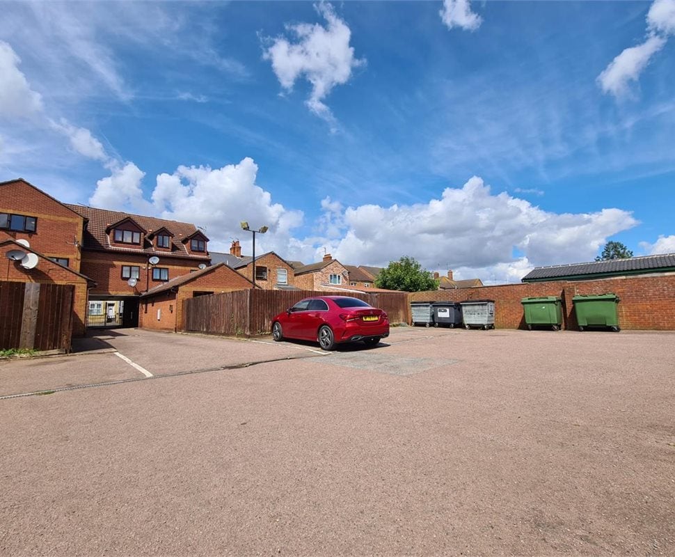 Flat Market Street in South Cambridgeshire