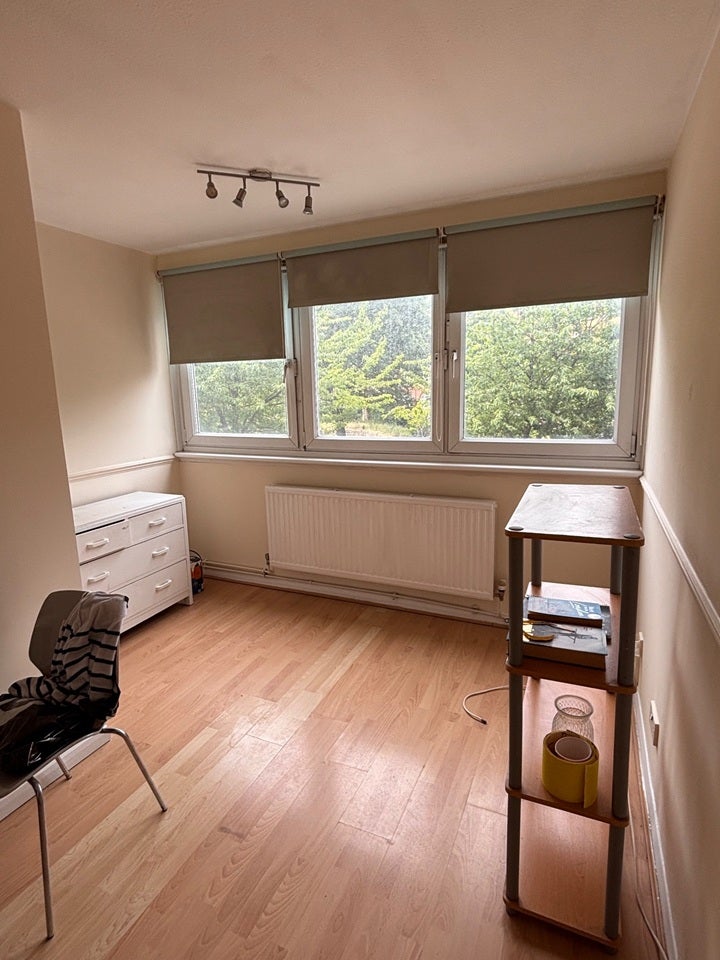 Flat Mora Street in Greater London