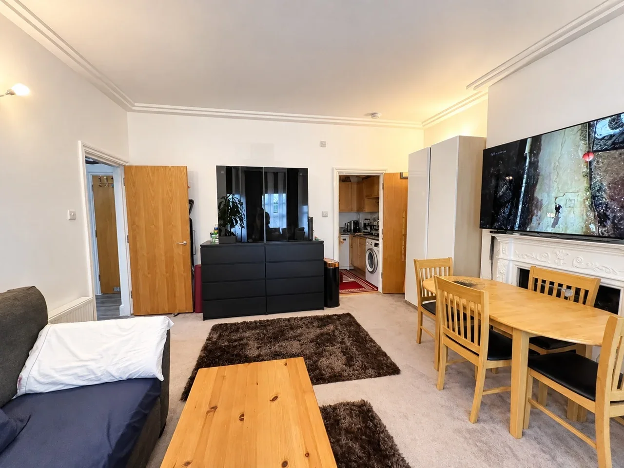 Flat Finchley Road in Greater London