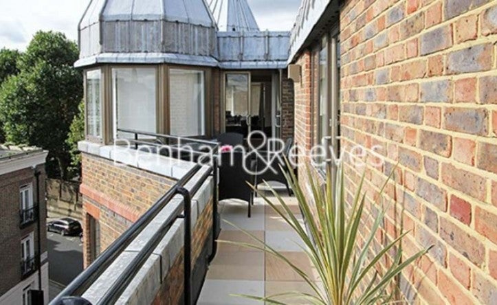 Flat Holbein Place in Greater London