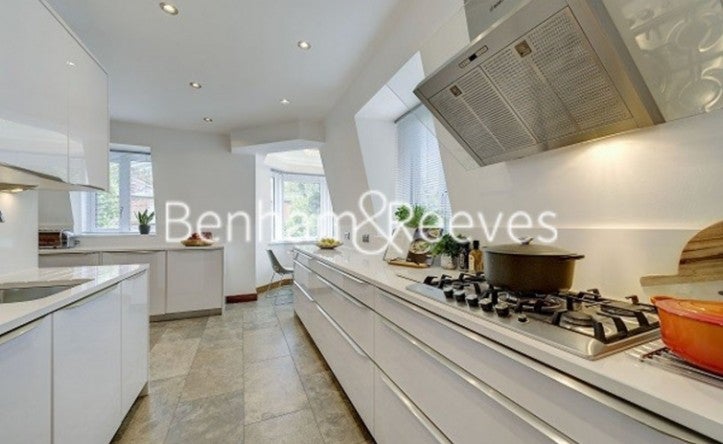 Flat Holbein Place in Greater London