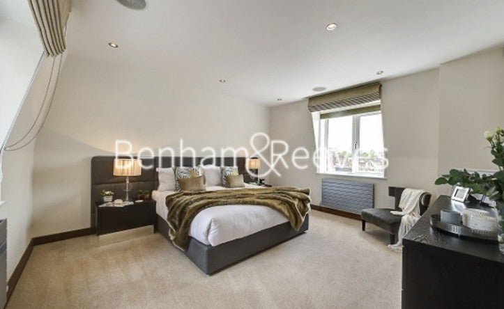 Flat Holbein Place in Greater London