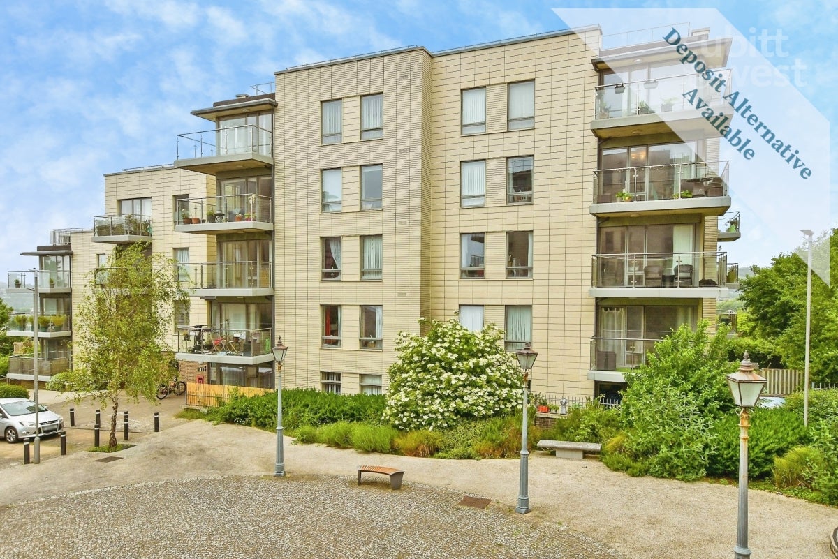 Flat Bennett Road in Greater London
