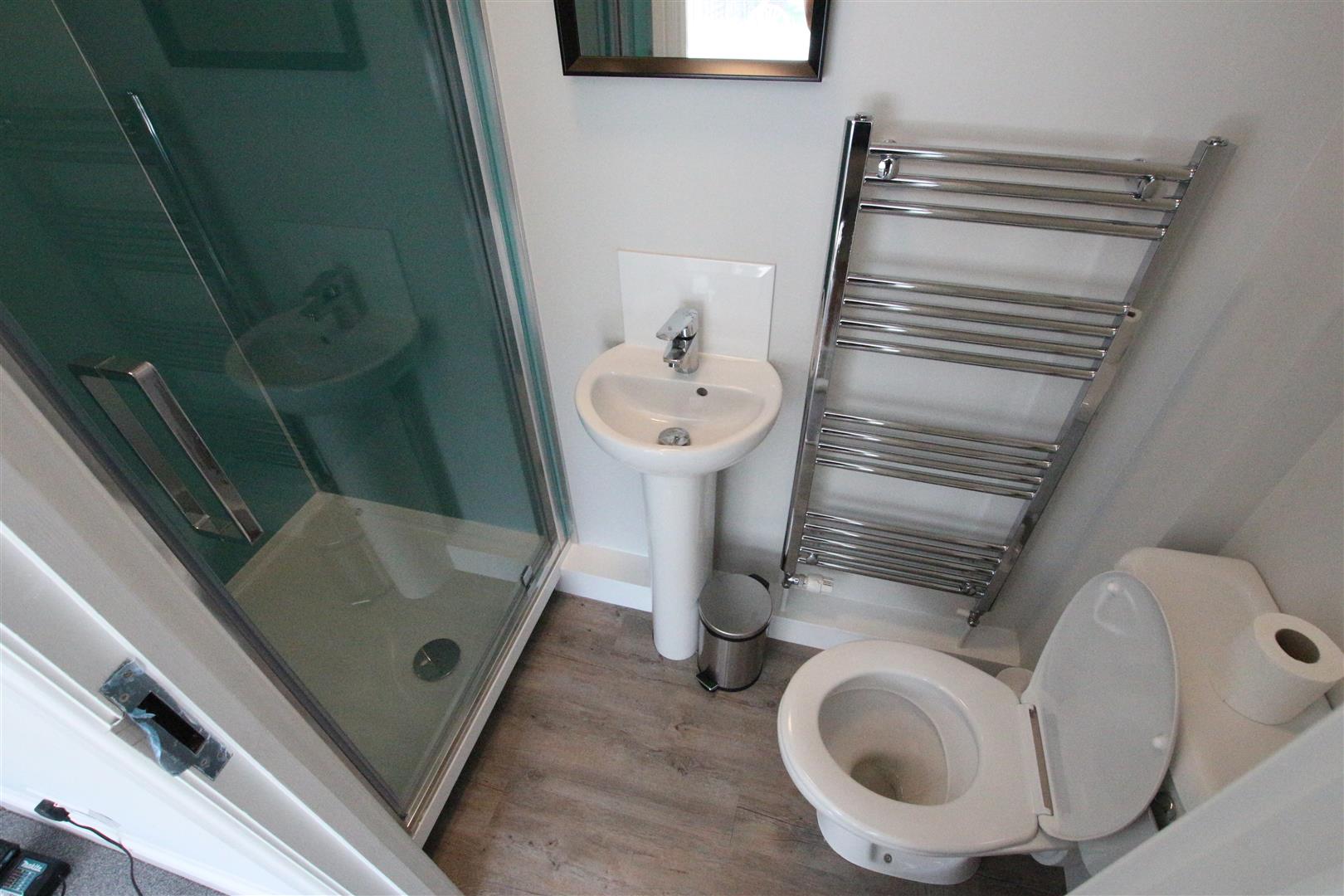 Room Abington Avenue in Northampton