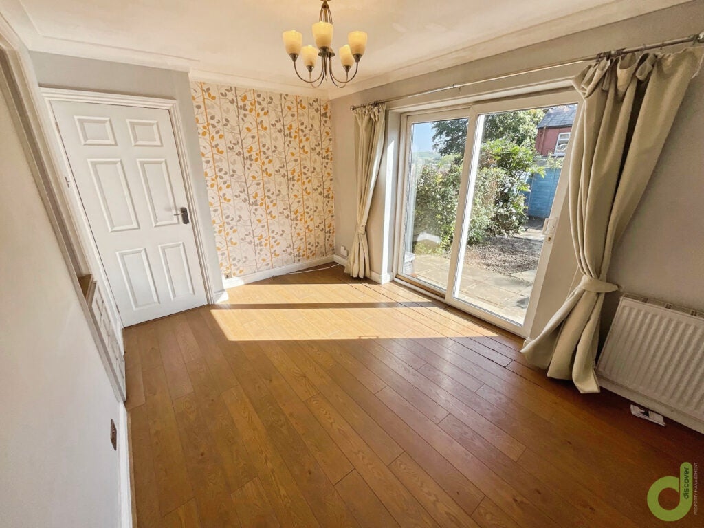 Flat Woodbank Avenue in Darwen