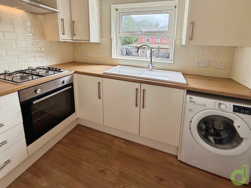Flat Woodbank Avenue in Darwen