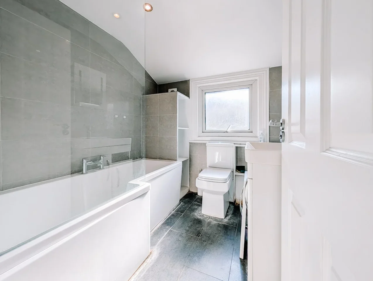 Flat Filey Avenue in Greater London