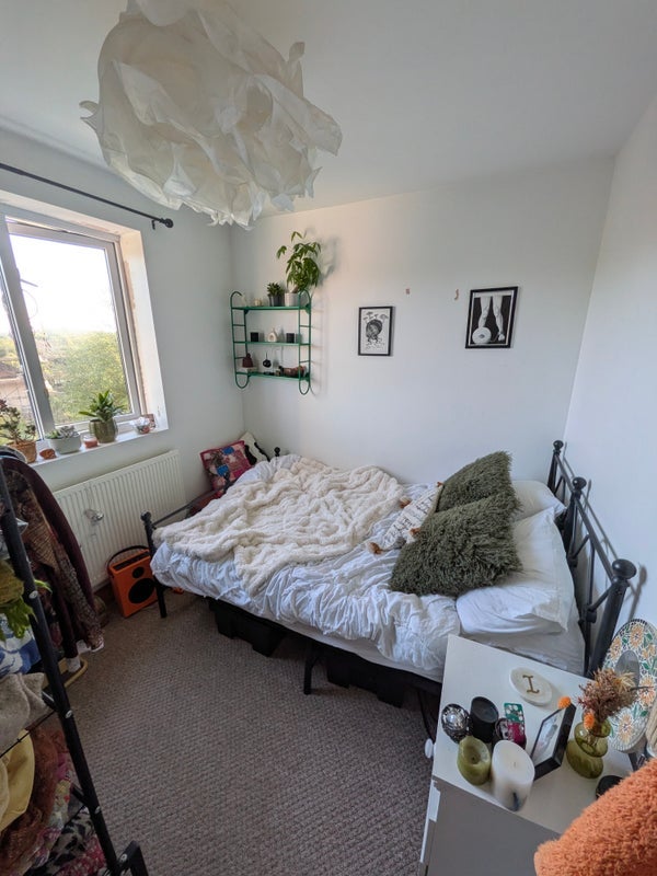 Room Welsford Road in Bristol
