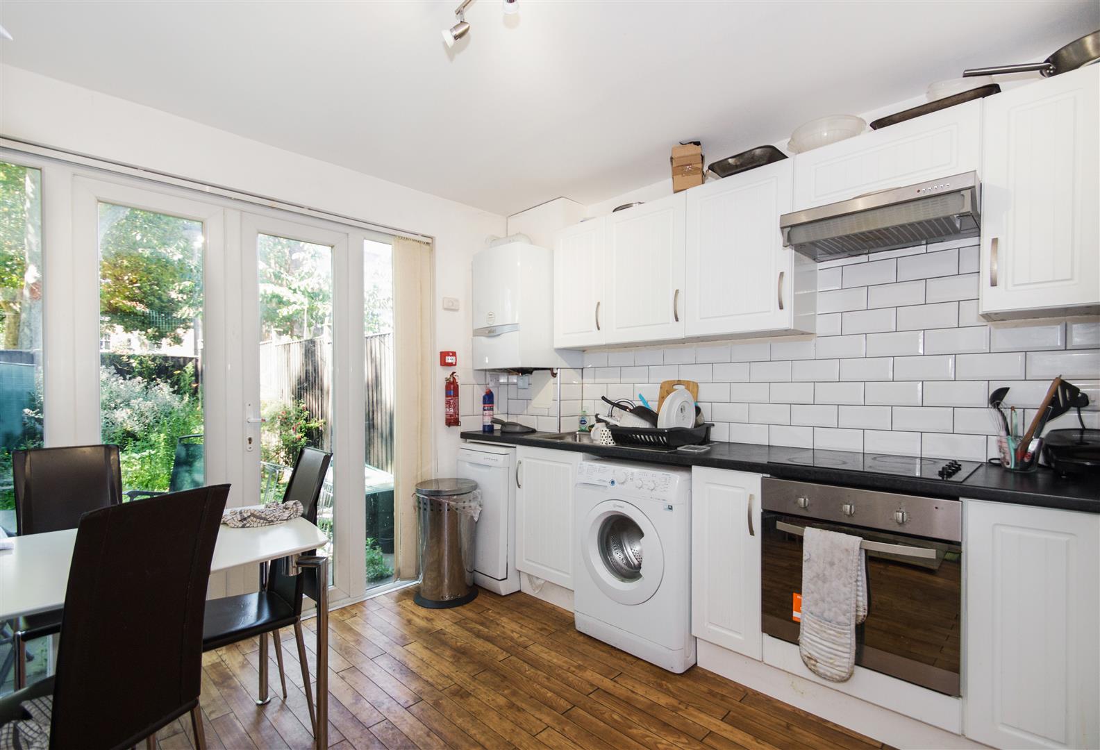 Room Rhoda Street in Greater London