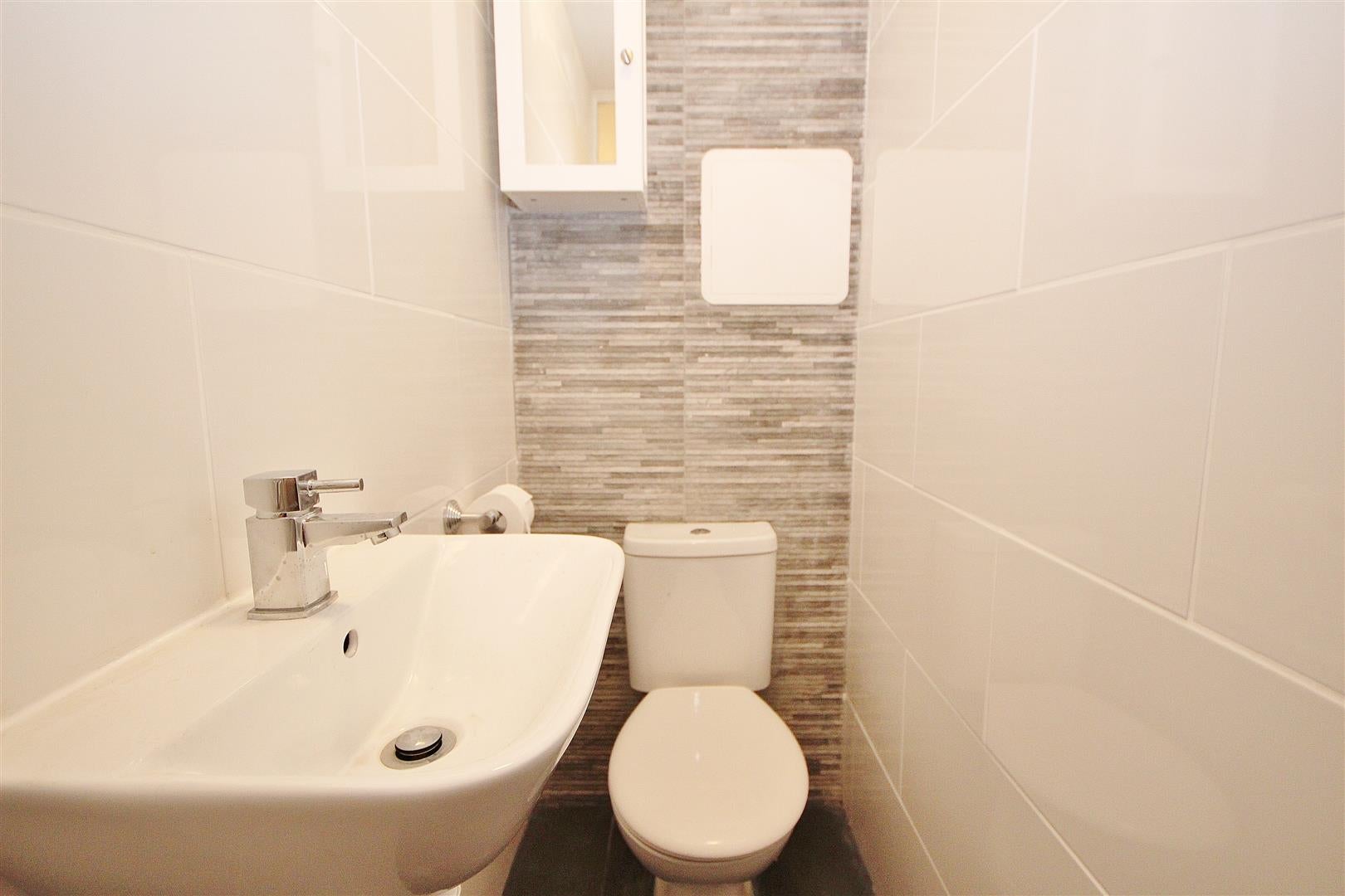 Room Rhoda Street in Greater London