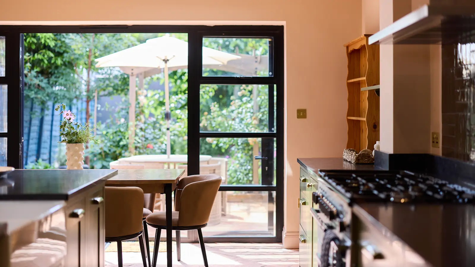 Flat Naylor Road in Greater London