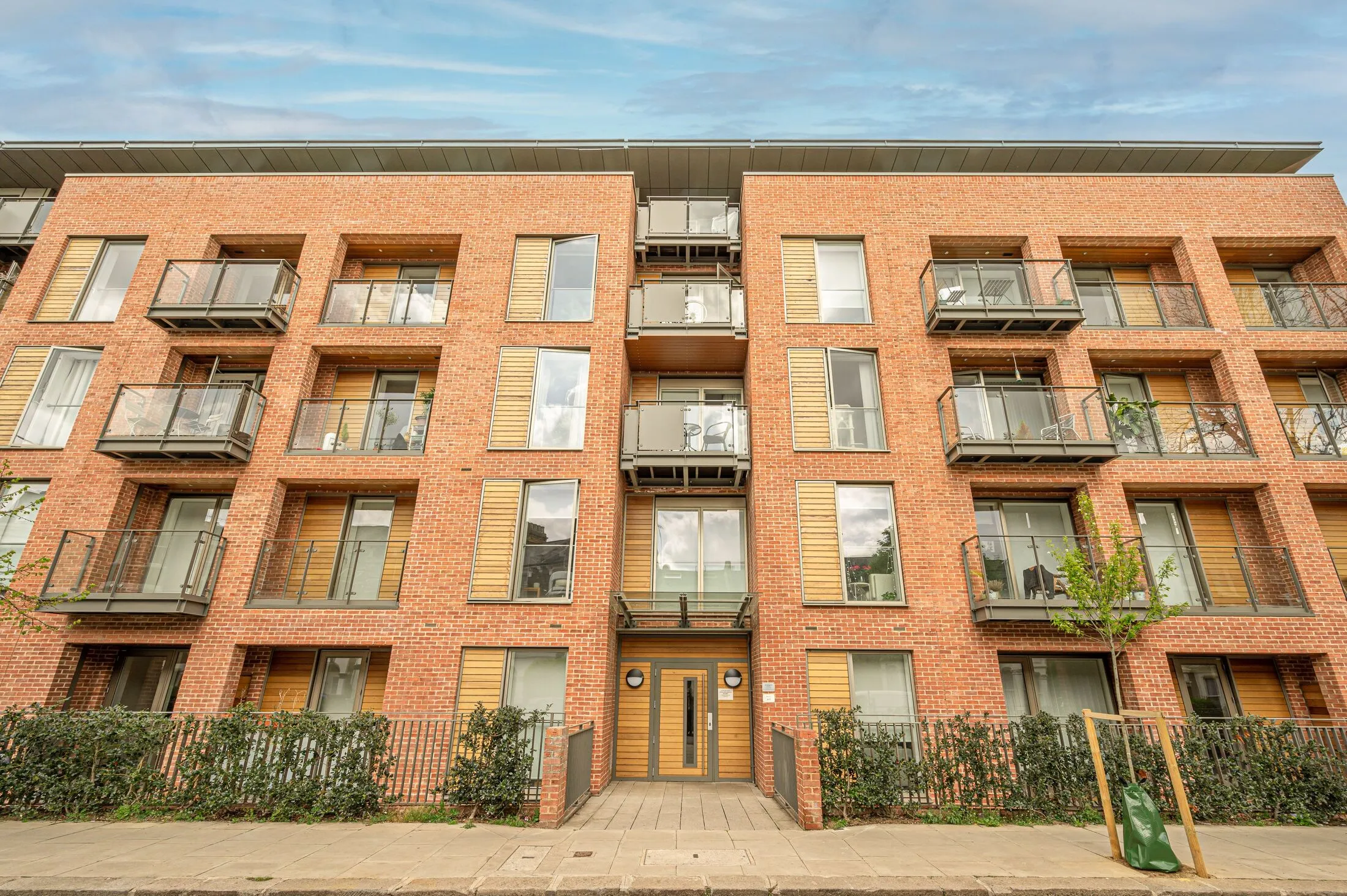 Flat Maygrove Road in Greater London