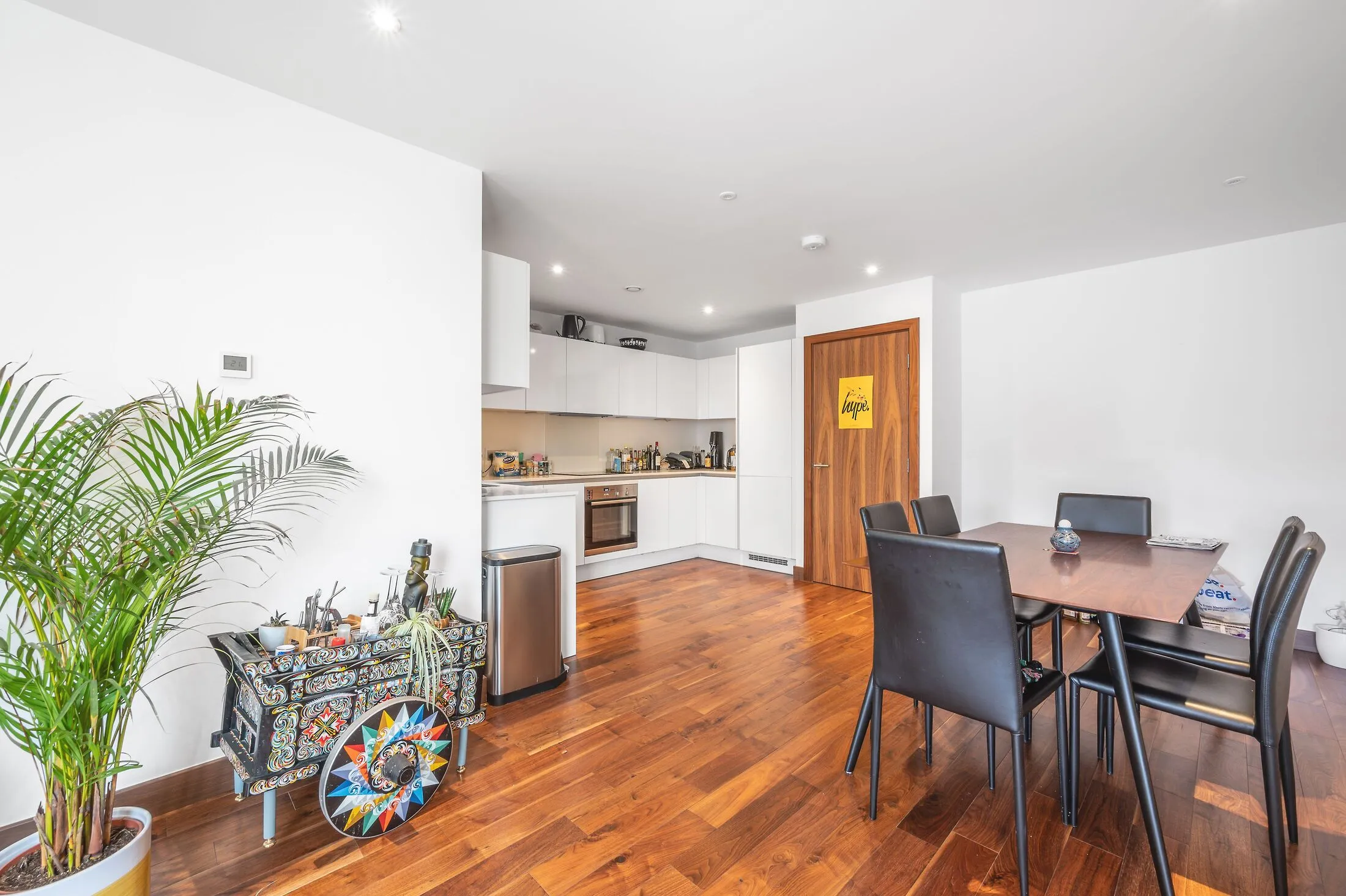 Flat Maygrove Road in Greater London