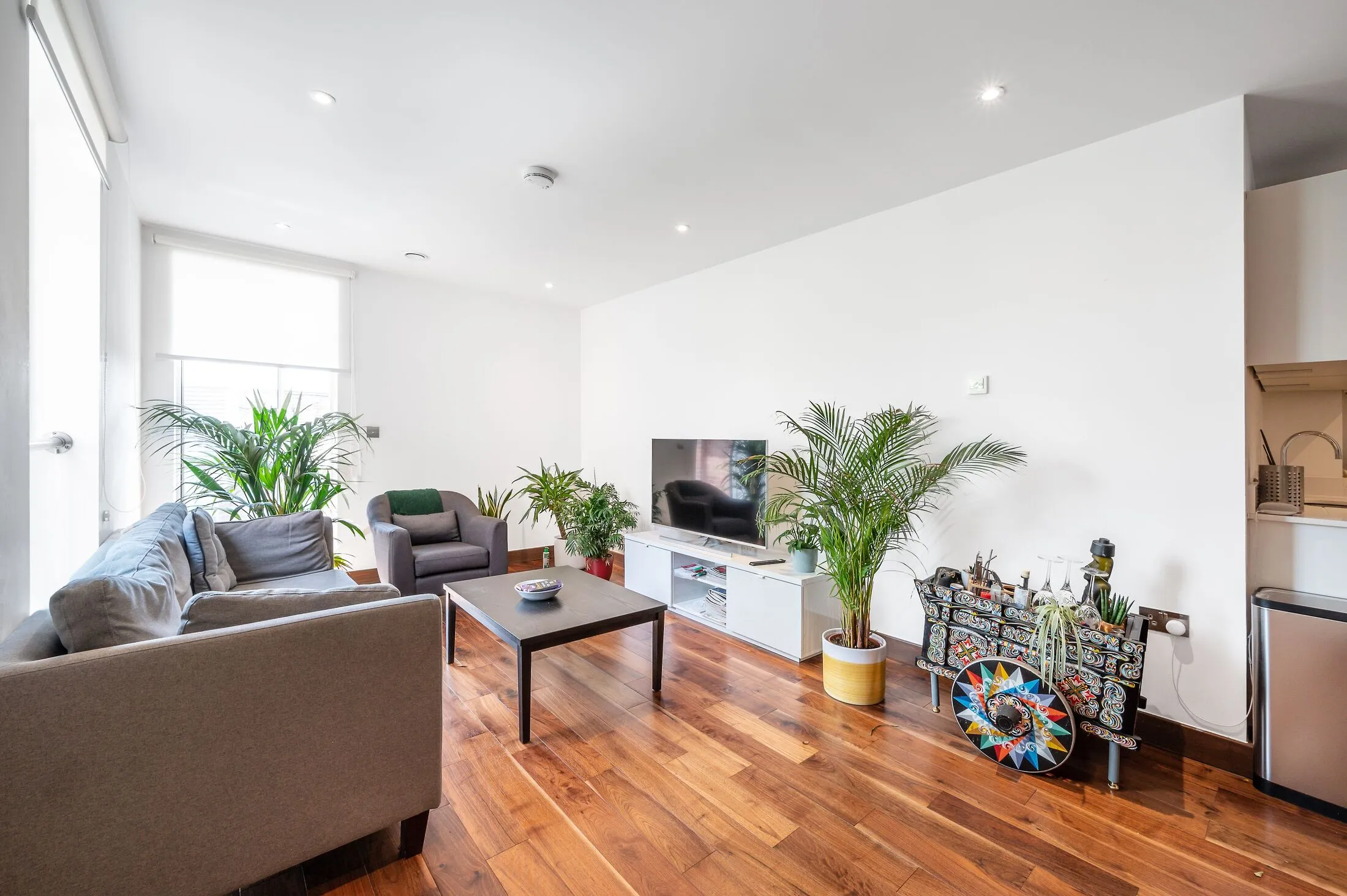 Flat Maygrove Road in Greater London