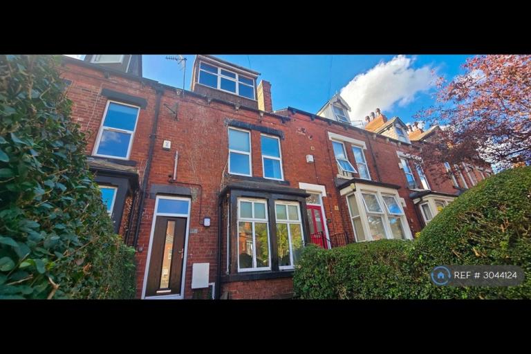 House Broomfield Place in Leeds