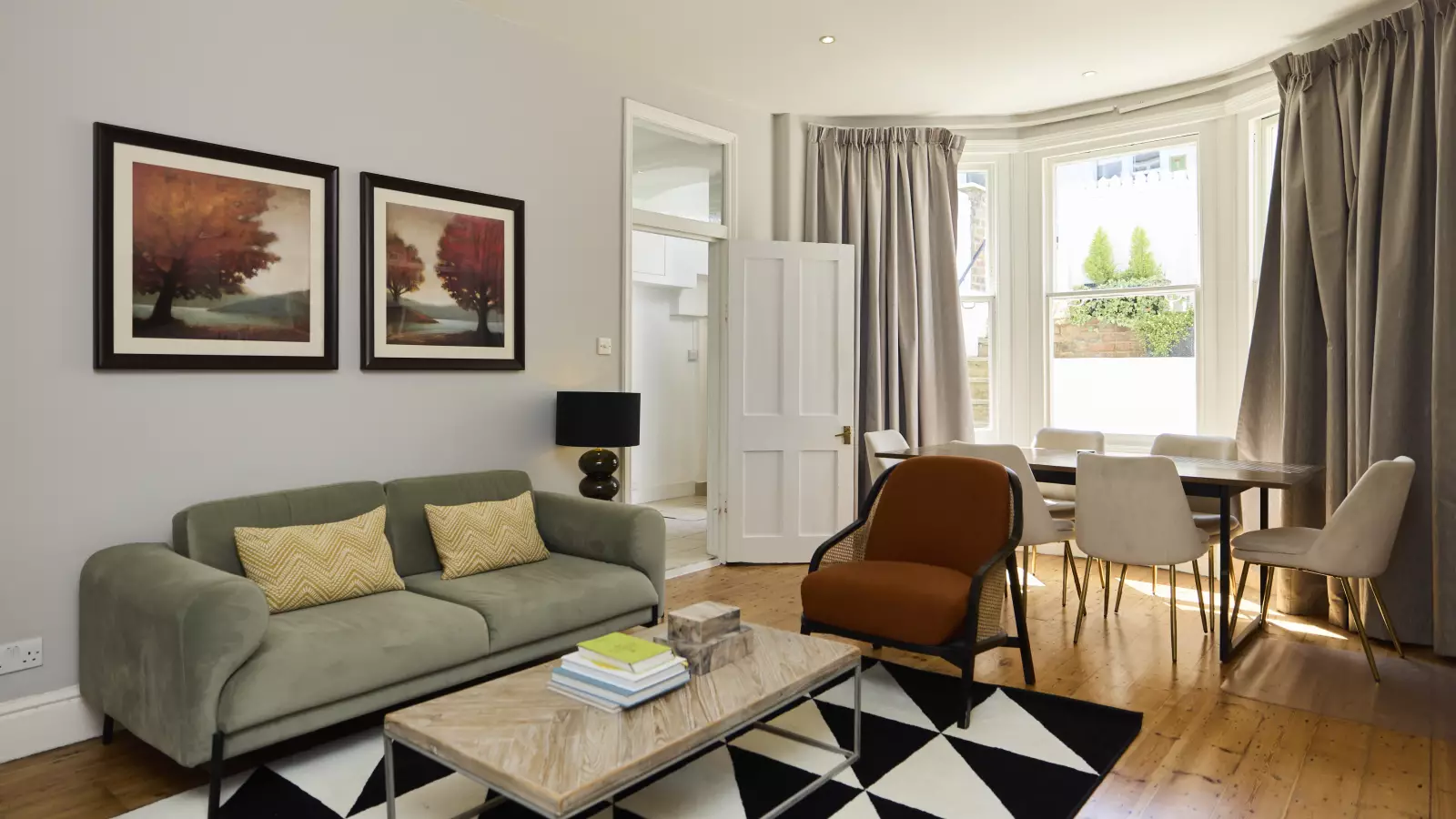Flat Sinclair Road in Greater London