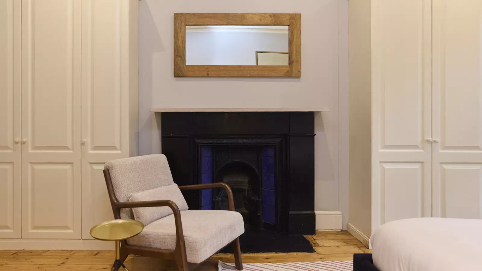 Flat Sinclair Road in Greater London