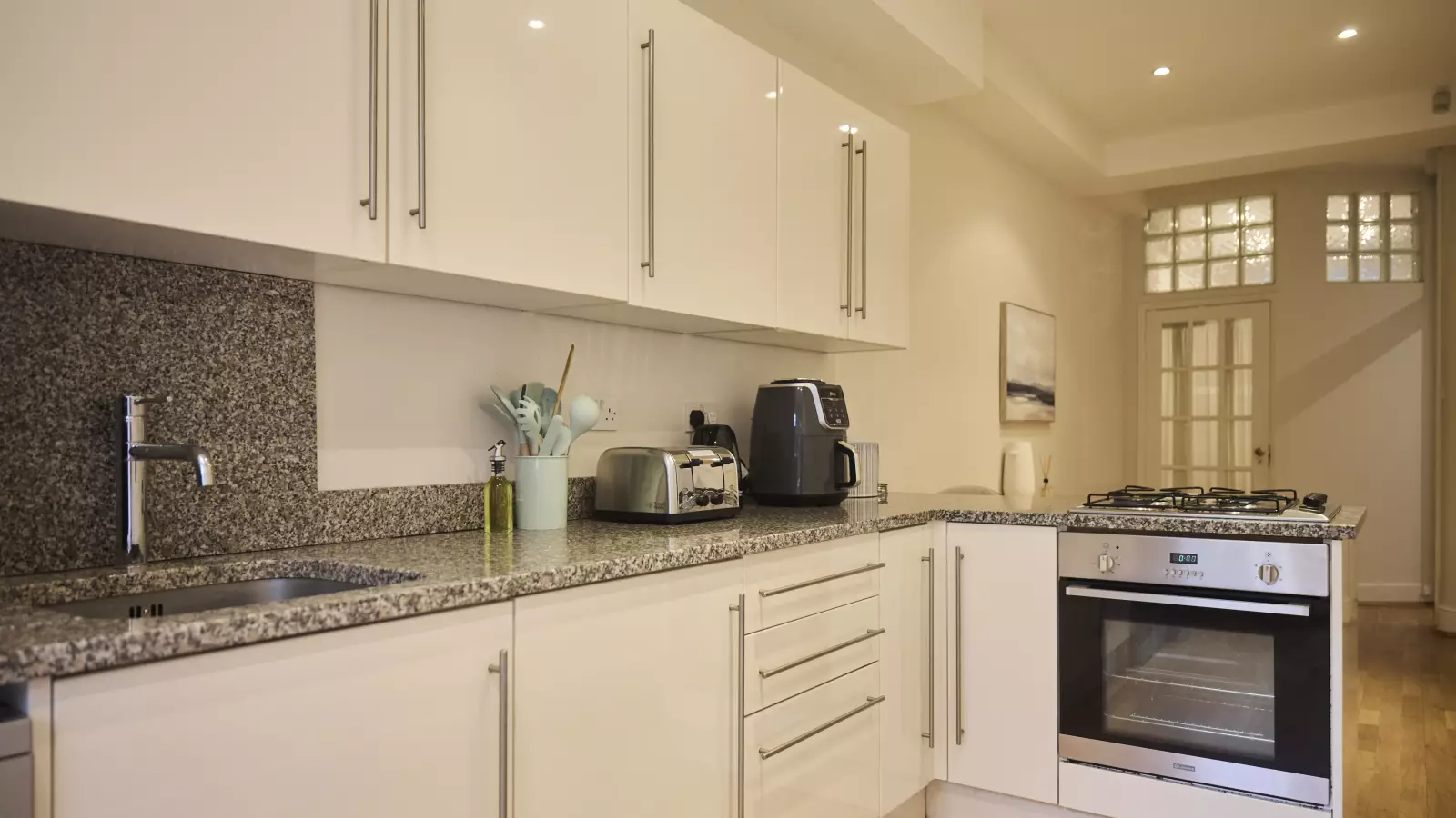 Flat Sinclair Road in Greater London