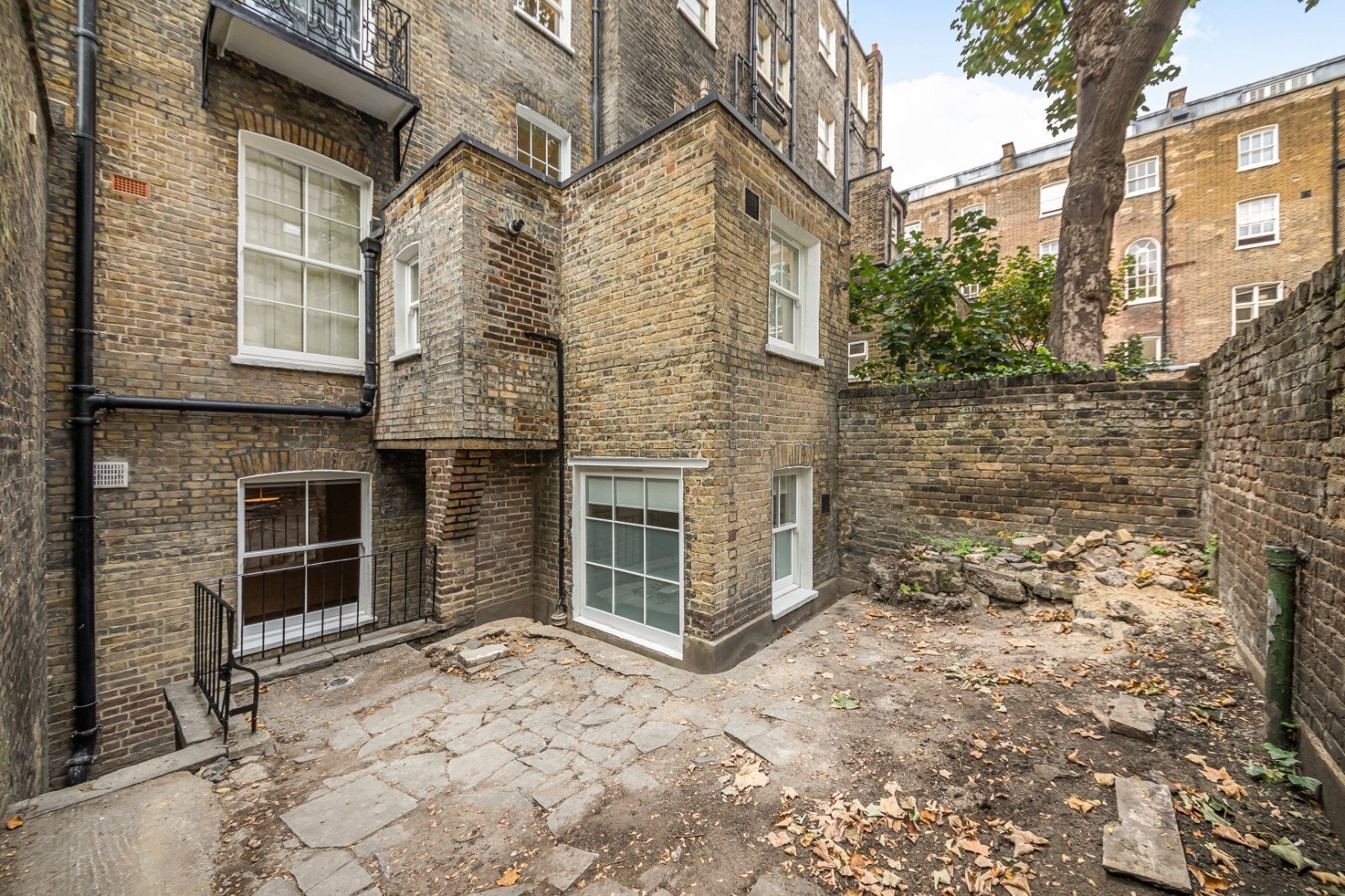 Flat Woburn Square in Greater London