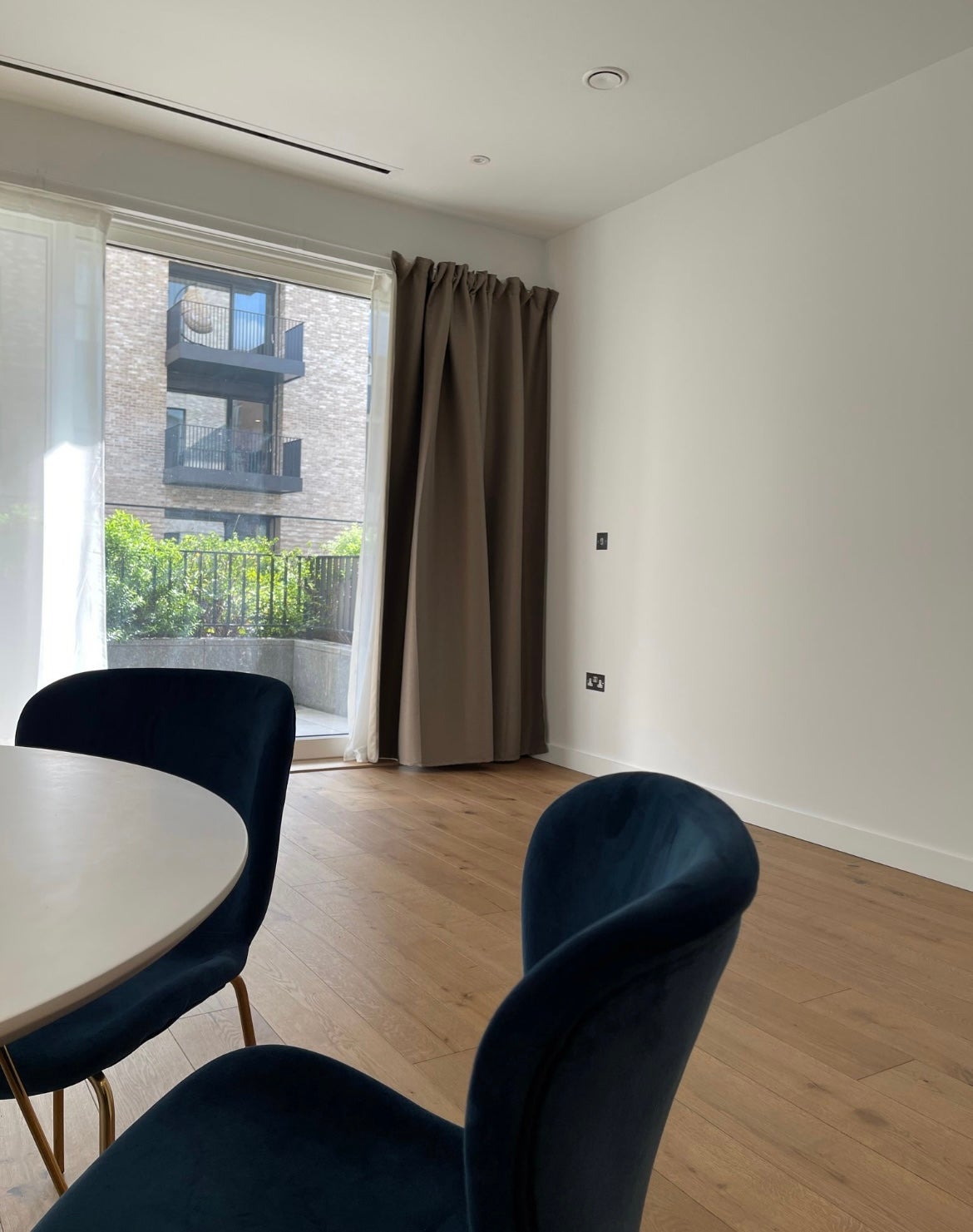 Room Fisherton Street in City of Westminster