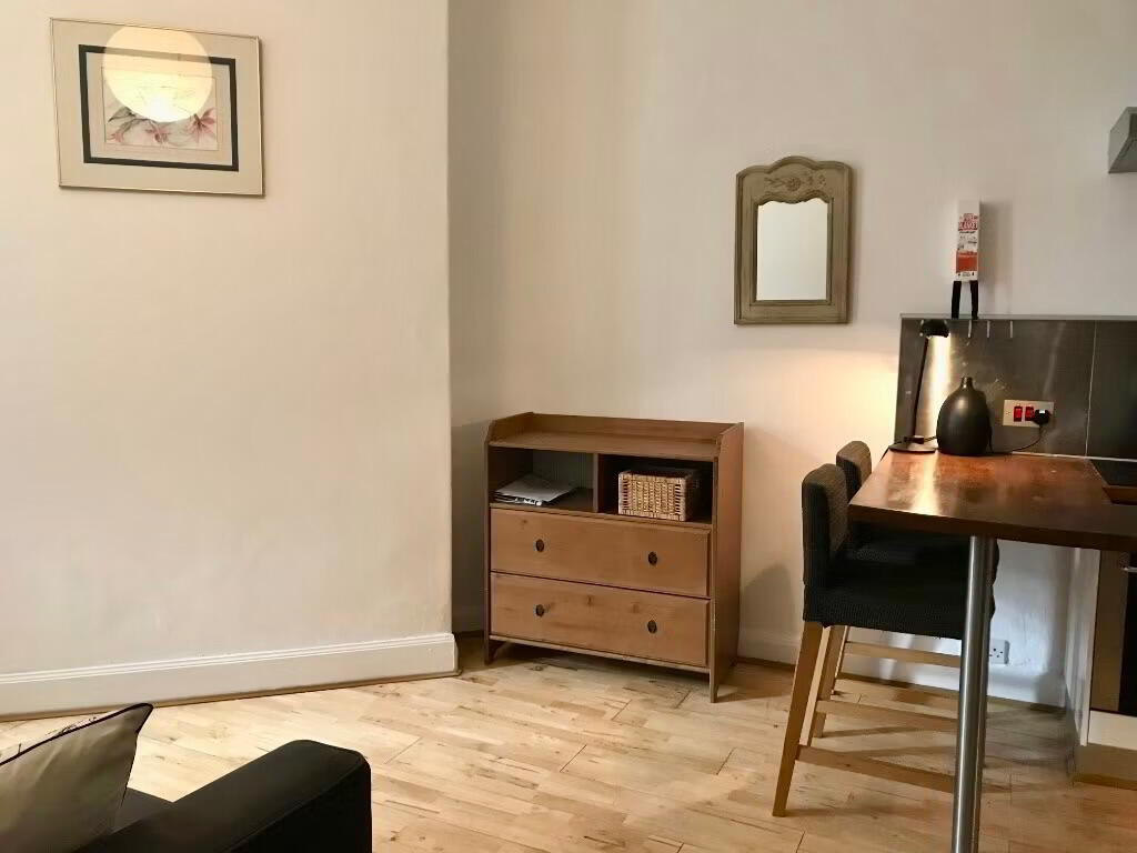 Flat New Mart Road in City of Edinburgh