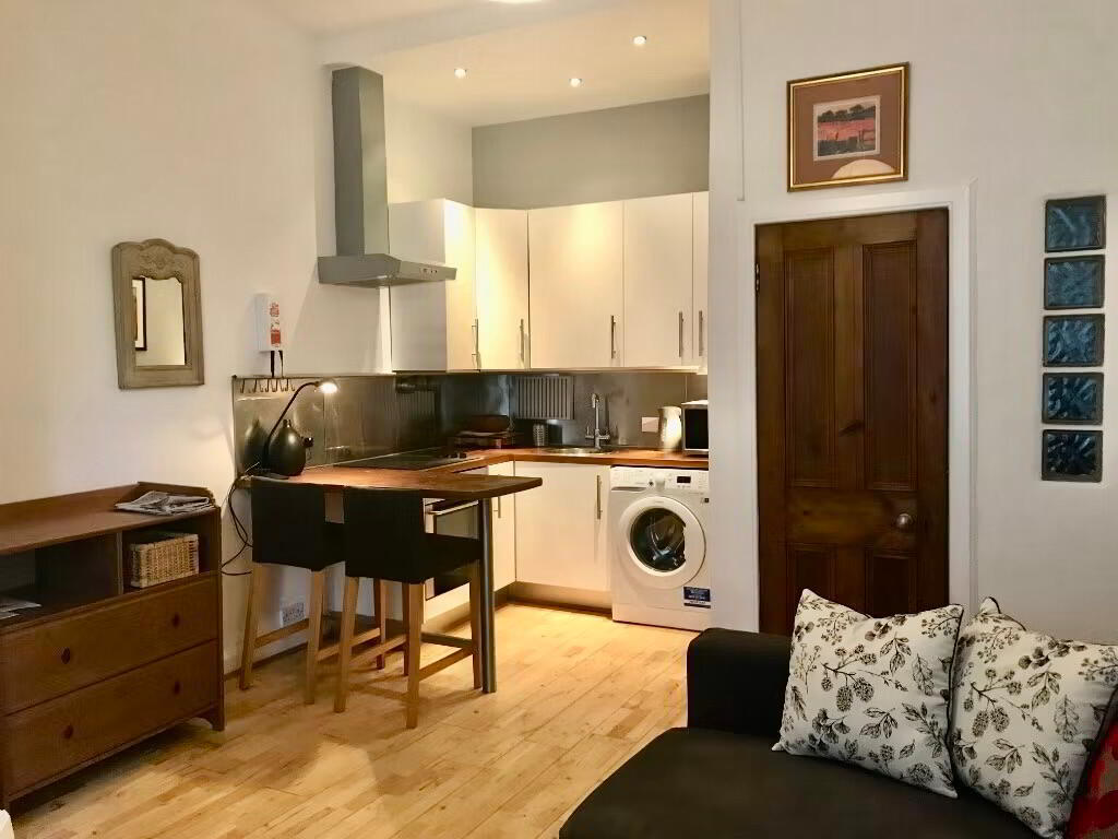 Flat New Mart Road in City of Edinburgh