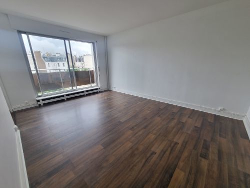 Flat Rue Sidi Brahim in Paris
