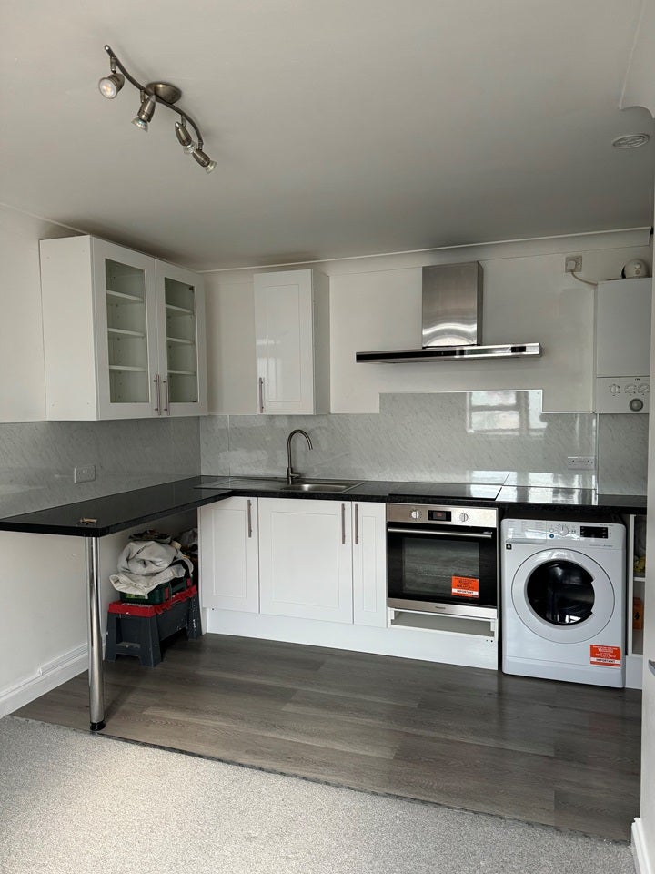 Flat Banstead Road in Greater London