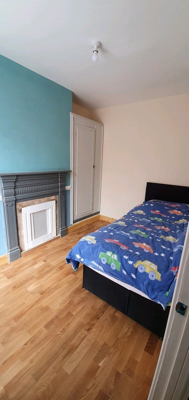 Room Laurel Avenue in Mansfield