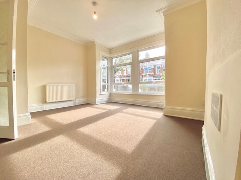Flat Milo Gardens in Greater London