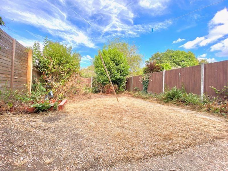 Flat Milo Gardens in Greater London
